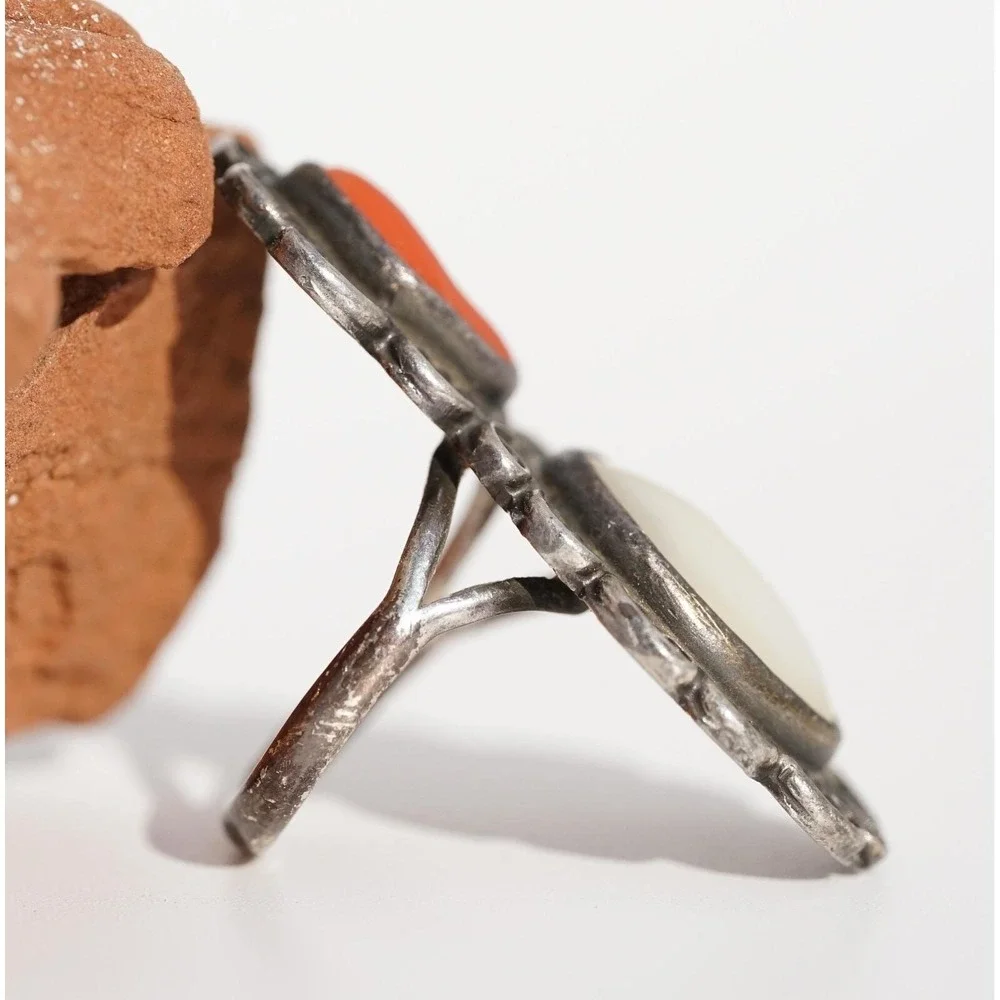 Old Pawn Native American Mother Of Pearl Coral Sterling Silver Ring - Size‎ 5.75